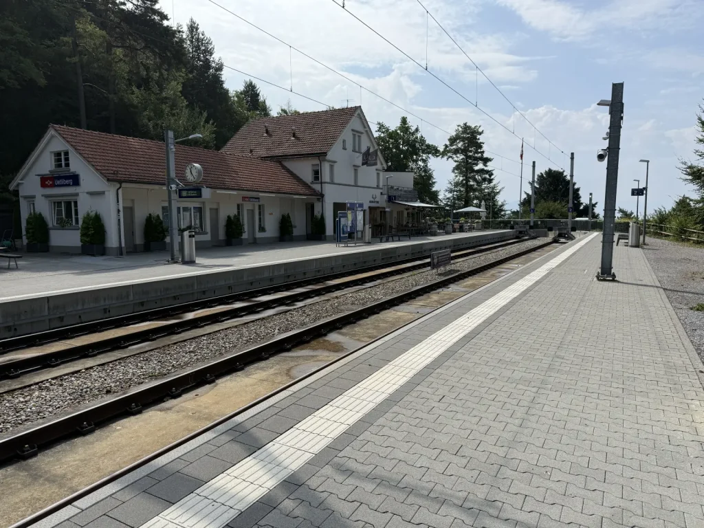 Bahnhof Uetliberg, Weg zum Spielplatz