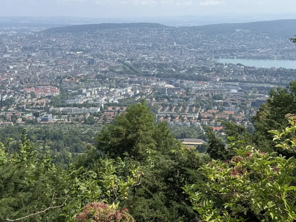 Uetliberg, Basisstation Aussicht Zürich (zoom)